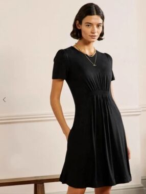 Boden 6 Black Jersey Knit Short Sleeve Midi Summer Dress Ruched Waist Flowy